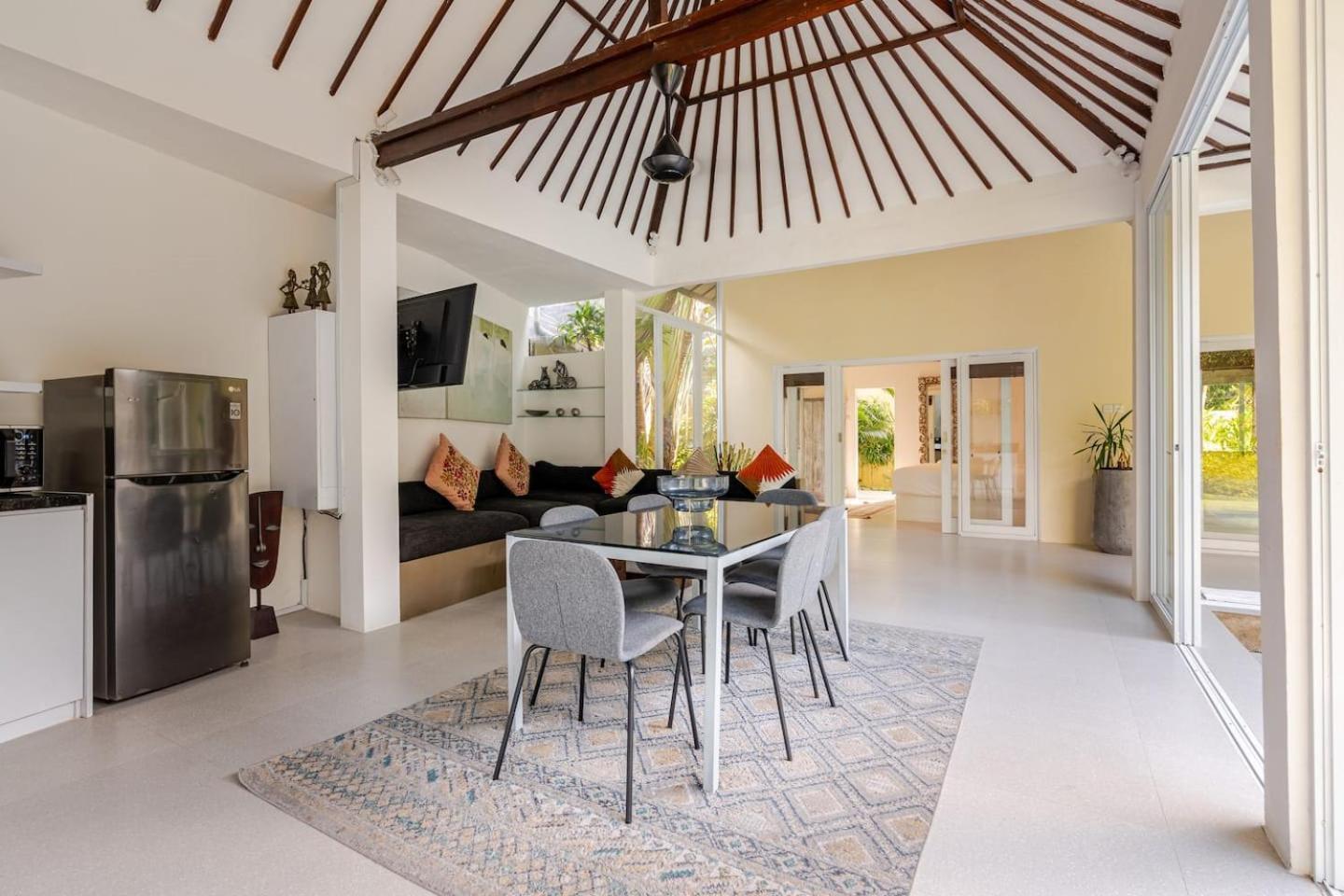סמיניאק Villa Sitara, Sitara Villa Group מראה חיצוני תמונה